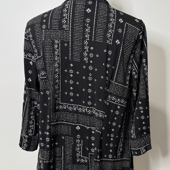 Style & Co. Black and White Floral shirt - Picture 4 of 5